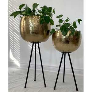 Forte demande avec un <span class=keywords><strong>prix</strong></span> raisonnable Pots de fleurs faits à la main Jardinière de grande taille Jardinières décoratives Grand exportateur indien <span class=keywords><strong>extérieur</strong></span> - Product Image 2