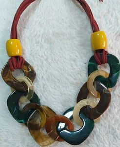 Collar de letras de resina hecho a mano aceptado OEM - Product Image 3