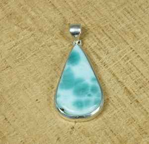 Colgante de Larimar Hecho a Mano, Gema Azul Caribeña en Forma de Lágrima, Joyería de Plata de Ley, Elegante Regalo para Mujer - Product Image 6