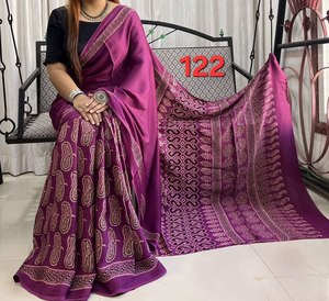 Magnifique sari en soie avec bordure imprimée Ajrakh et pallu riche, couleur contrastée, chemisier pour les occasions de fête - Product Image 3