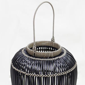 Linterna de tormenta de tejido de polietileno vietnamita tradicional, portavelas tejido de polietileno con mango, linterna de plástico para decoración de jardín y hogar - Product Image 3