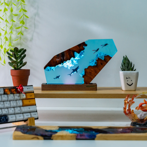 Lámpara de resina personalizada, lámpara de resina de Anime, luz de noche LED, regalo hecho a mano, lámpara de diorama art deco, regalo personalizado, lámpara de epoxi de Anime - Product Image 1