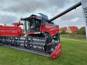 Cosechadora de Granos y Vegetales Massey Ferguson 9560, Cosechadora Usada Eficiente para Arroz, Maíz, Trigo, Papas, Cacahuetes, Componente Principal del Motor - Product Image 2