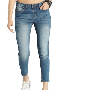 Jeans délavés pour femmes pantalon en denim coupe skinny pour jeunes femmes marque personnalisée avec un prix de gros bon marché pantalon en jean de bonne qualité - Product Image 1