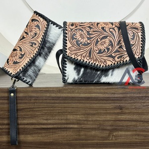 Sac à bandoulière en cuir et cuir de vachette pour femmes avec portefeuille assorti Ensemble de sacs à main deux pièces en cuir véritable de style occidental - Product Image 1