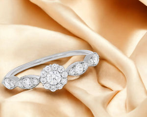 Bague de fiançailles Halo en or massif 0.50 en argent sterling 925 avec diamant créé en laboratoire, design étonnant, vente en gros - Product Image 6