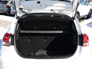 Fine White 2024 Rio5 S Wagon, Volante a la Izquierda, Llantas de Aleación R16 Oscuras, Automático, Techo Solar Usado, Arranque Remoto, Asientos de Cuero Eléctricos, Euro - Product Image 6