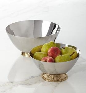 Cuenco de servicio con pedestal de latón tradicional con acabado dorado y borde festoneado para centro de mesa - Product Image 6