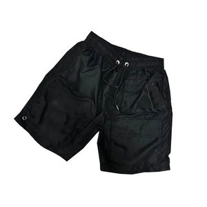 Shorts de sport pour hommes, personnalisables avec logo, de haute qualité, séchage rapide, respirants, en polyester/nylon, pour la course à pied, l'entraînement et les activités athlétiques. - Product Image 3