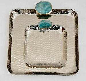 Plateau en acier inoxydable martelé brillant avec poignée en agate, plateau de service alimentaire décoratif moderne pour hôtel, restaurant - Product Image 4