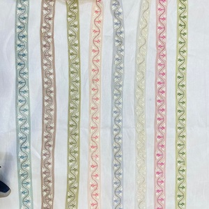 Cordones Bordados florales de 1 pulgada vintage hechos a medida con decoración de cuentas para diseñadores de vestidos y Diseñadores de ropa - Product Image 4