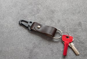 Porte-clés ALW en cuir de vache pleine fleur avec logo personnalisé Porte-clés mousqueton de qualité supérieure en cuir véritable OEM ODM - Product Image 2