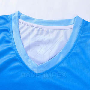 Ensemble d'uniformes de basket-ball personnalisés pour les joueurs, tenue de sport pour les équipes, uniformes de jeu en gros, uniformes de basket-ball de haute qualité - Product Image 4