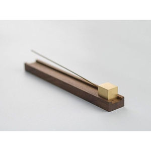Soporte de incienso de madera de lujo con soporte de quemador de latón desmontable con base de nogal y recogedor de cenizas Ideal para espacios elegantes - Product Image 4