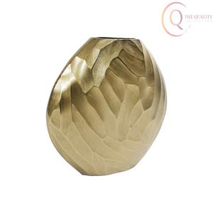 Vase décoratif moderne en métal pour table, conçu pour les maisons de luxe, les bureaux et la décoration intérieure de l'hôtellerie - Product Image 3