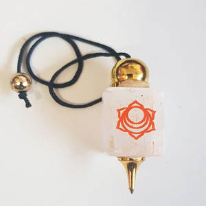 Selenite ลูกตุ้มเรกิแกะสลักรูปทรงธรรมชาติจากอินเดีย - Product Image 1