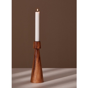 Bougeoir en bois artisanal pour la décoration rustique de la maison, fabriqué en bois massif naturel, idéal pour une ambiance chaleureuse dans la pièce - Product Image 1
