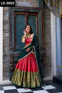 Estilo indio y paquistaní Estilo pesado del sur de la India Hermoso Lehenga Choli con Georgette Dupatta con tela india de bajo precio - Product Image 5