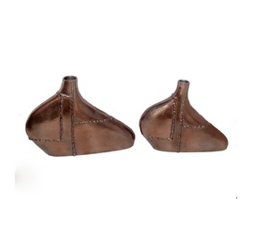 Florero de metal de gran demanda con forma antigua y diseño único de inspiración vintage perfecto para estilos clásicos de decoración del hogar - Product Image 3