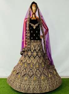 Moderno elegante pesado Jarkan trabajo doble lata largo Choli suave red Dupatta cuatro lados borde invierno fiesta terciopelo Lehenga verano - Product Image 2