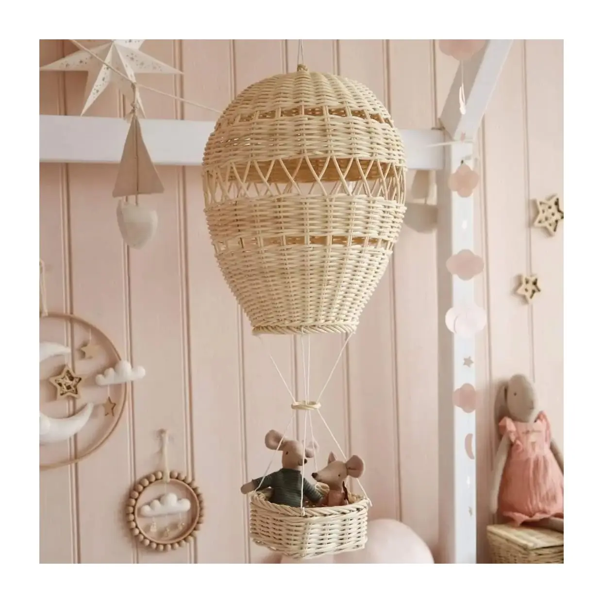 Nuovo design nursery bedroom decor hanging hot air balloon in rattan prezzo economico natural craft