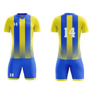 ชุดกีฬาฟุตบอลแบบใหม่สั่งทำได้ตามขนาด ผลิตจากโพลีเอสเตอร์ 100% ชุดแข่งขันฟุตบอลระดับมืออาชีพ พร้อมเสื้อและกางเกงขาสั้น - Product Image 1