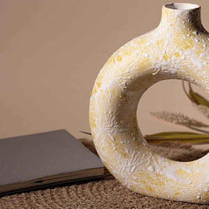 Vase en céramique artisanal contemporain en forme de donut, style nordique, mini décoration de table pour la maison - Product Image 6