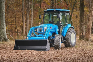 Potente Tractor de 22 HP con Tracción en las 4 Ruedas y Motor - Equipo Agrícola Compacto para Trabajos de Campo, Jardinería y Cuidado de Propiedades - Product Image 1