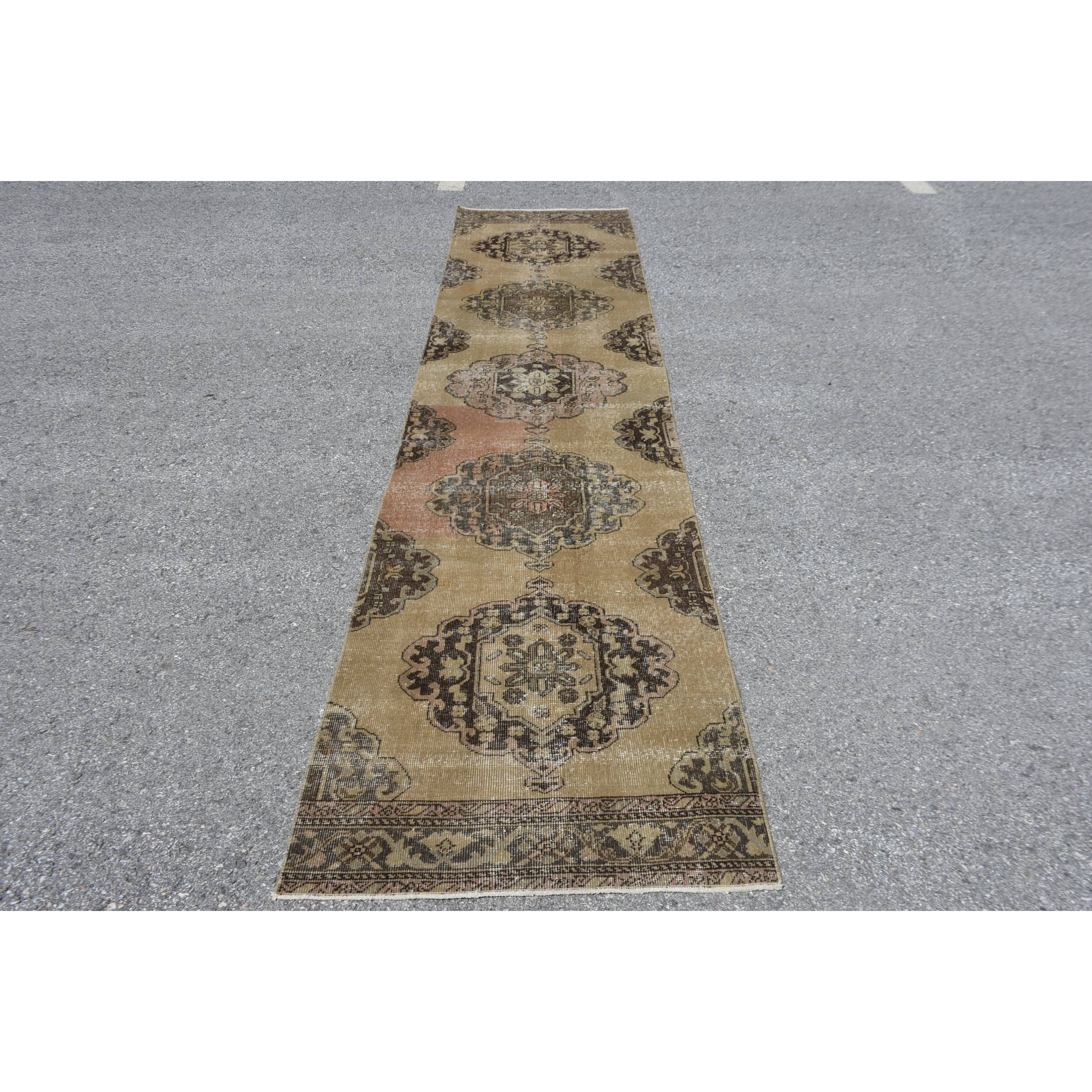 สีน้ำตาล