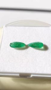 Paire d'émeraudes naturelles de qualité AAA 6.15 carats coupe poire couleur verte polissage brillant pour bijoux-pierres précieuses en vrac IGI - Product Image 3