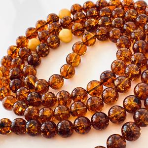 Mala bouddhiste en ambre naturel cognac doré, 108 perles - Product Image 6