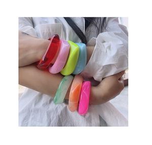 Pulseras de Resina Hechas a Mano de Alta Calidad para Mujer, Colores Personalizados, Estilo Lindo y Elegante, Joyería para Regalo Empresarial, Venta al Por Mayor - Product Image 3