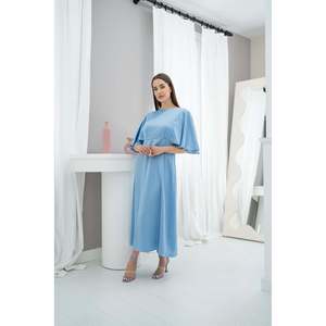 Robe fourreau en satin bleu avec dos lacé, taille naturelle, tissu respirant, disponible en bleu – Vente en gros - Product Image 4
