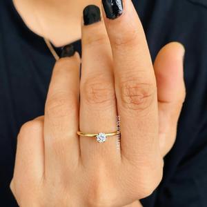 Anillo de Diamante Cristiano Minimalista para Mujer, con Corte Brillante Redondo, Cultivado en Laboratorio, 0.25 CT, CVD, Oro Sólido de 14K - Product Image 4