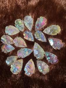 Pointe de flèche en cristal - Pointes de flèche en quartz aura en gros - Points de cristal recouverts d'un arc-en-ciel en vrac - Product Image 3