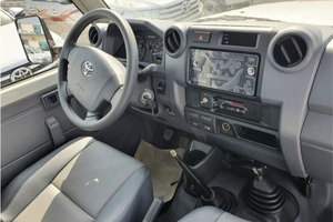 Camioneta Toyota Land Cruiser 2022, cabina sencilla, 4.1-6L, gasolina, transmisión manual, 500Nm de torque, 400Ps, 5 asientos, 25001-50000 millas. - Product Image 4