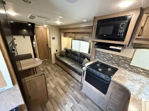 Caravana S-t-a-r-c-r-a-f-t LAUNCH 26BHS usada del 2017, lista para vender - Product Image 3