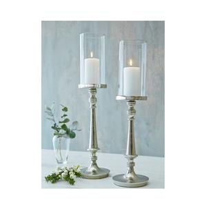 เชิงเทียนโลหะเก๋ไก๋ที่ออกแบบมาสำหรับการตกแต่งโต๊ะที่ทันสมัยด้วยงานฝีมือศิลปะทำด้วยมือ - Product Image 1