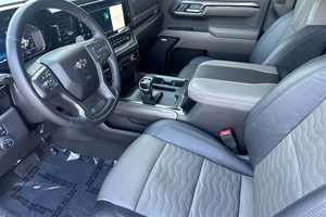 Chevrolet Silverado 1500 ZR2 2024 Usada en Perfectas Condiciones, Cabina Doble, Tracción en las Cuatro Ruedas - Product Image 6