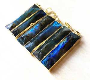 Collier pendentif rectangulaire vintage fait à la main avec barre de labradorite plaquée or pour un usage quotidien et des cérémonies de fiançailles - Product Image 5