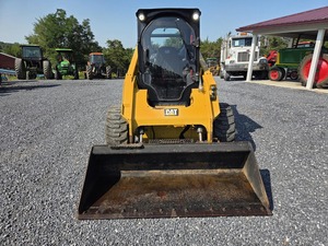 รถตักล้อยาง Cat 262D พร้อมชุดเกียร์ ปั๊ม มอเตอร์ แบริ่ง บุ้งกี๋ และอุปกรณ์เสริมสำหรับงานก่อสร้างมือสอง - Product Image 3