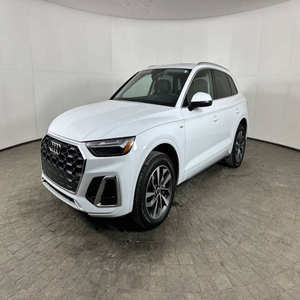 Audi Q5 2024 d'occasion en parfait état - Product Image 2