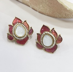Conjunto de aretes Fusion con estilo de diseñador moderno, la mejor calidad con tono dorado, perfecto para ocasiones de boda para mujer - Product Image 3