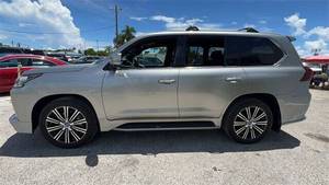 Lexus LX570 V8 5.7L SUV Usado, 6 Plazas, 2019-2022, Volante a la Izquierda, Emisión Euro IV, 100% Perfecto, Sin Accidentes - Product Image 4