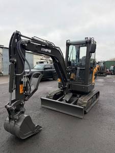 รถขุดขนาดเล็ก HPS XR27 พร้อมระบบควบคุมเครื่องยนต์ด้วย PLC กำลังขับสูง 27 แรงม้า เหมาะสำหรับงานก่อสร้างในฟาร์ม - Product Image 1