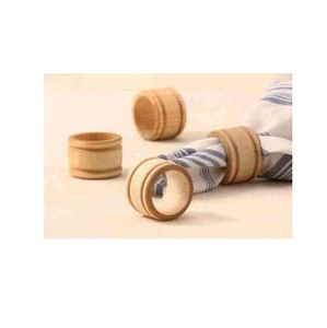 Anneaux de serviette en bois massif de qualité supérieure, parfaits pour les tables rustiques, modernes et minimalistes et les célébrations. - Product Image 4
