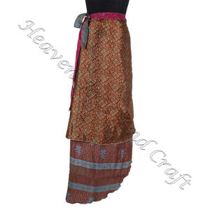 Vente en gros de jupe portefeuille en soie, vêtements japonais pour femmes, jupe enroulée longue en soie vintage Sari réversible à 2 couches Bohème - Product Image 4