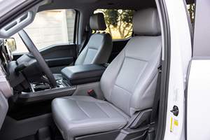 F-150 Lightning 2023 de Doble Motor y Tracción en las Cuatro Ruedas, Color Blanco Oxford - Product Image 4