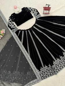 Ensemble Chaniya Choli traditionnel en velours de viscose noir de style cachemire avec dupatta pour porter pendant le mois d'Eid et de Ramadan - Product Image 6