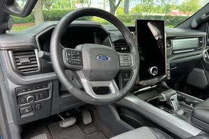 VOITURE ÉLECTRIQUE EXTRÊMEMENT PROPRE 2023 2022 FO-RD F-150 LIGHTNING LARIAT DUAL-MOTOR 4WD >700km d'autonomie 90-110kWh BATTERIE PRÊTE À L'EXPÉDITION - Product Image 4